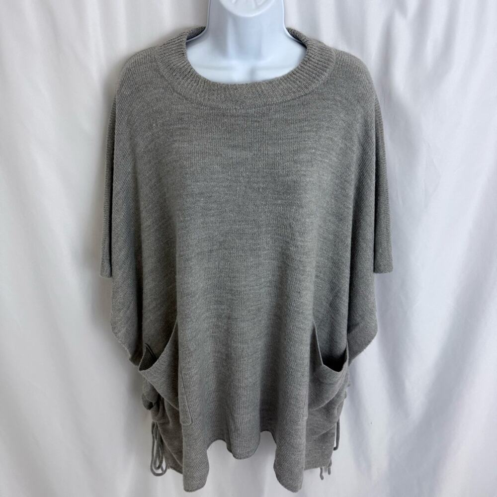 Maurice’s Poncho Sweateer Size Large/XL